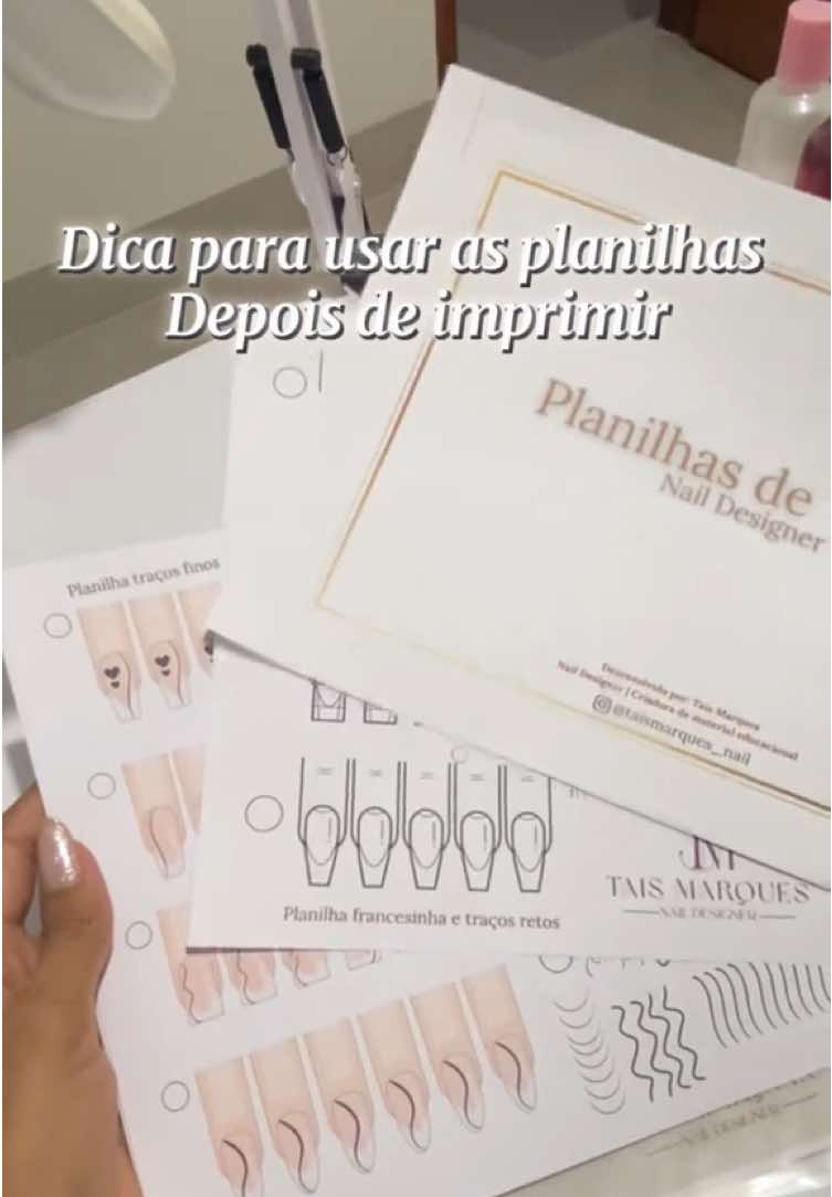 Evolução técnica não é sorte. É treino. Planilhas exclusivas para francesinha e traços finos 📄 Método simples 💅 Resultado profissional  Planilhas traços finos e francesinha + 4 de revisão.  Adquira a sua pelo link da bio . #nails #tracosfinos #nailart #francesinha #naildesign 