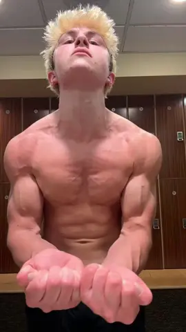 Outlandish chest pump today #aesthetic #vascular #GymTok #motivation 