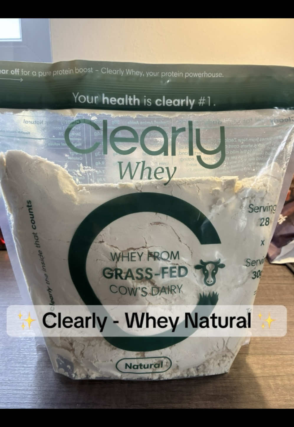 ✨ Clearly - Whey Natural ✨ Paar Daten:    - 23g Weidemolkenprotein          pro Scoop    - mit Aminosäuren (Leucin)    -  gut verträglich     - darmfreundlich aufgrund          von Laktase     - schnelle und einfache          Zubereitung     - keine künstlichen Aromen    - keine künstlichen          Süßstoffe (natürlich          gesüßt mit Stevia)    - in verschiedenen Sorten          erhältlich  Zubereitung:     1. 200 ml Wasser oder         Milch in einen Shaker         geben    2. 1 Scoop Clearly Whey          Natural hinzufügen    3. 10 Sekunden shaken    4. Fertig Wenn auch ihr auf der Suche nach einem leckeren Proteinpulver seid, klickt gerne unten auf den Link 🤩 #protein #highprotein #wheyprotein #healthy #Lifestyle 