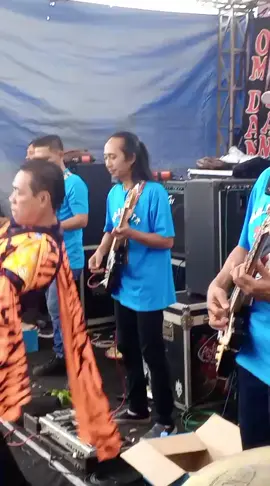 live konser wawan rhomawan dgn kuda kesayanganya, sebuahlagu hari berbangkit, danrockdut danista