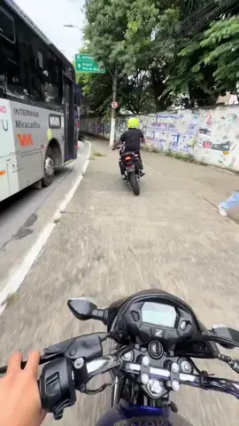 conducción brasileira #motos #callejera #calle #trafico 