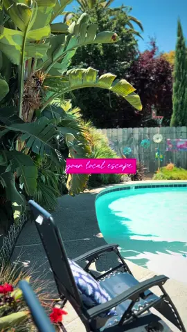 You don’t need to go far to get away ✨ Your private pool day is waiting…💦  🌺Book now ahead of summer on Swimply📲 #209 #SwimplyHost #CountryClubOasis #stockton #swimply 