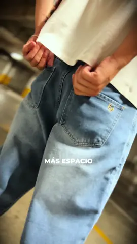 Deja atrás lo apretado 🔥 Pásate a los Baggy Jeans y viste con más estilo, comodidad y actitud. 😎 Pruébalos y entiende por qué todos los quieren.‼️✅ 📍Galeria Paraiso 218B-Gamarra 📲904 908 696 #viralvideo #fyp #pantalones #streetwear #outfitinspo 