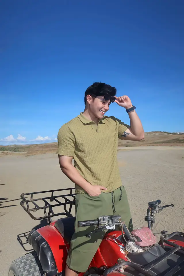 Sometimes all you need is a little sun, a little sand, and a lot of peace. #ilocos #ilocosnorte #sanddunes #travel 