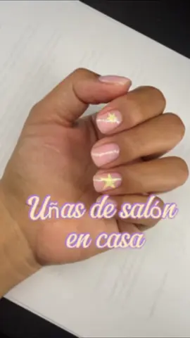 Ser mamá y querer verte linda al mismo tiempo es un deporte extremo 😌💅💸 #momlife #nailsoftheday #uñas #SelfCare #nailart 