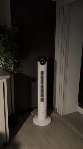 Tiene control con 6 niveles ✨ #towerfan #highvelocityfan #fan #rvlife #rvlifestyle 