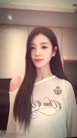 Felt bored, so I decided to have a mini solo dance party in my room. Just a little groove to kill the time! wuluohan #shenyouchu #dracinrekomendasi #kembalike2002 #wuluohan 