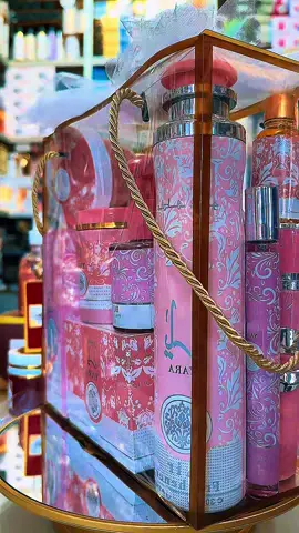 Box complète 💕YARA💕disponible chez EDS parfumerie et Divers 💙❤️