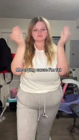 This is what people think fat girls do all day 😅 #funny #comedy #relatable #fyp #fat 