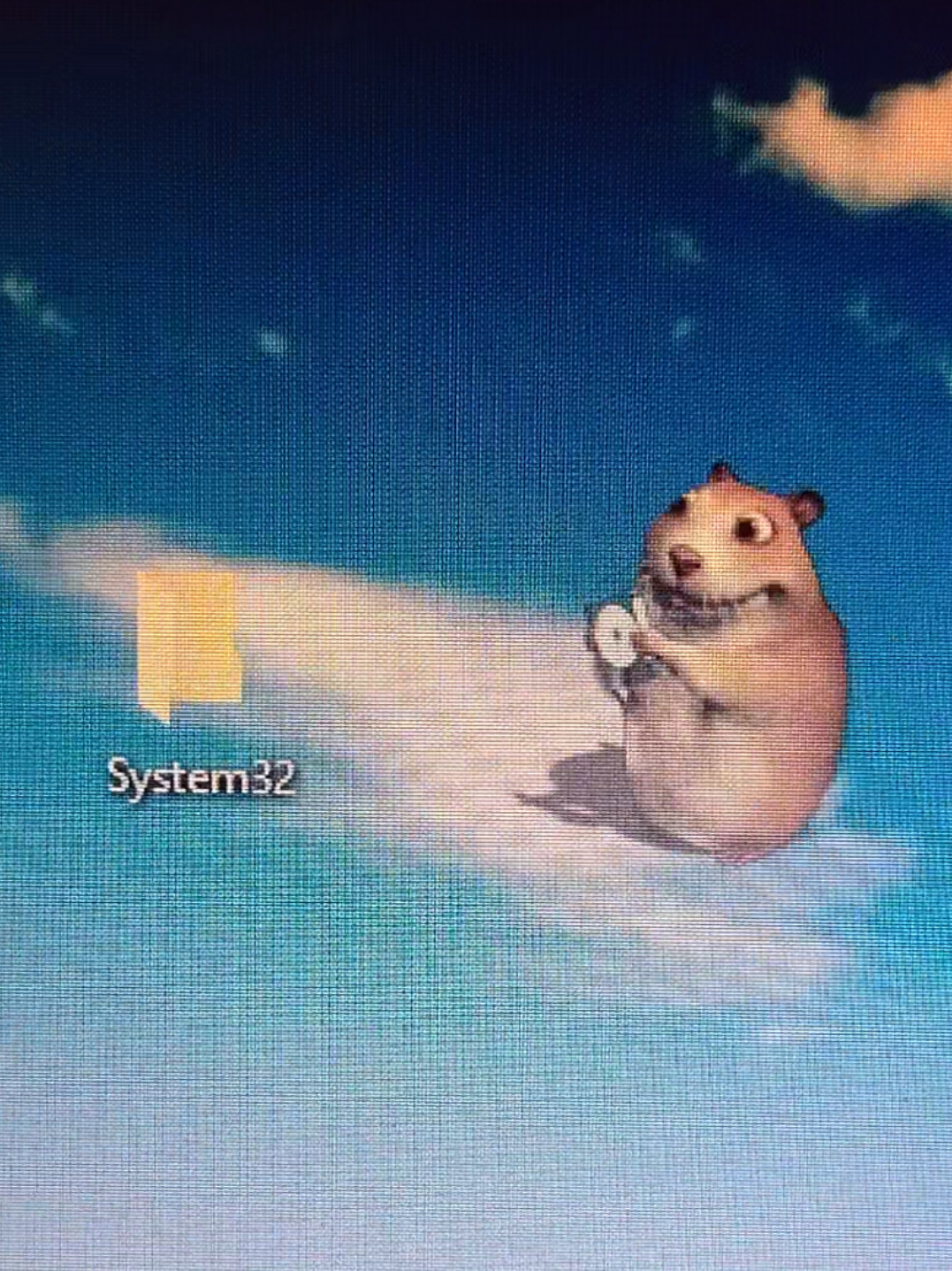Chomik eats the system #fyp #viral #chomikbox #fun