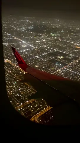 فوق سماء الرياض🤍✈️ #سماء #الرياض #طياره #saudiarabia #explore 