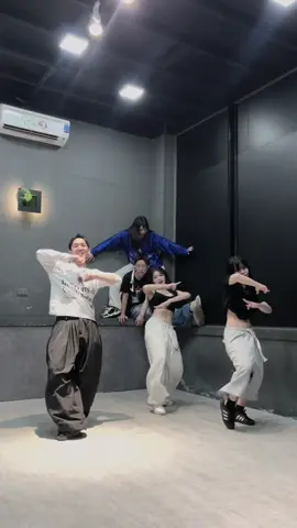 Còn j ấy nhỉ 🧐 (dc: @Thư Thor ᐢ. .ᐢ ) #fyp #viraltiktok #xuhuong #dancetiktok 