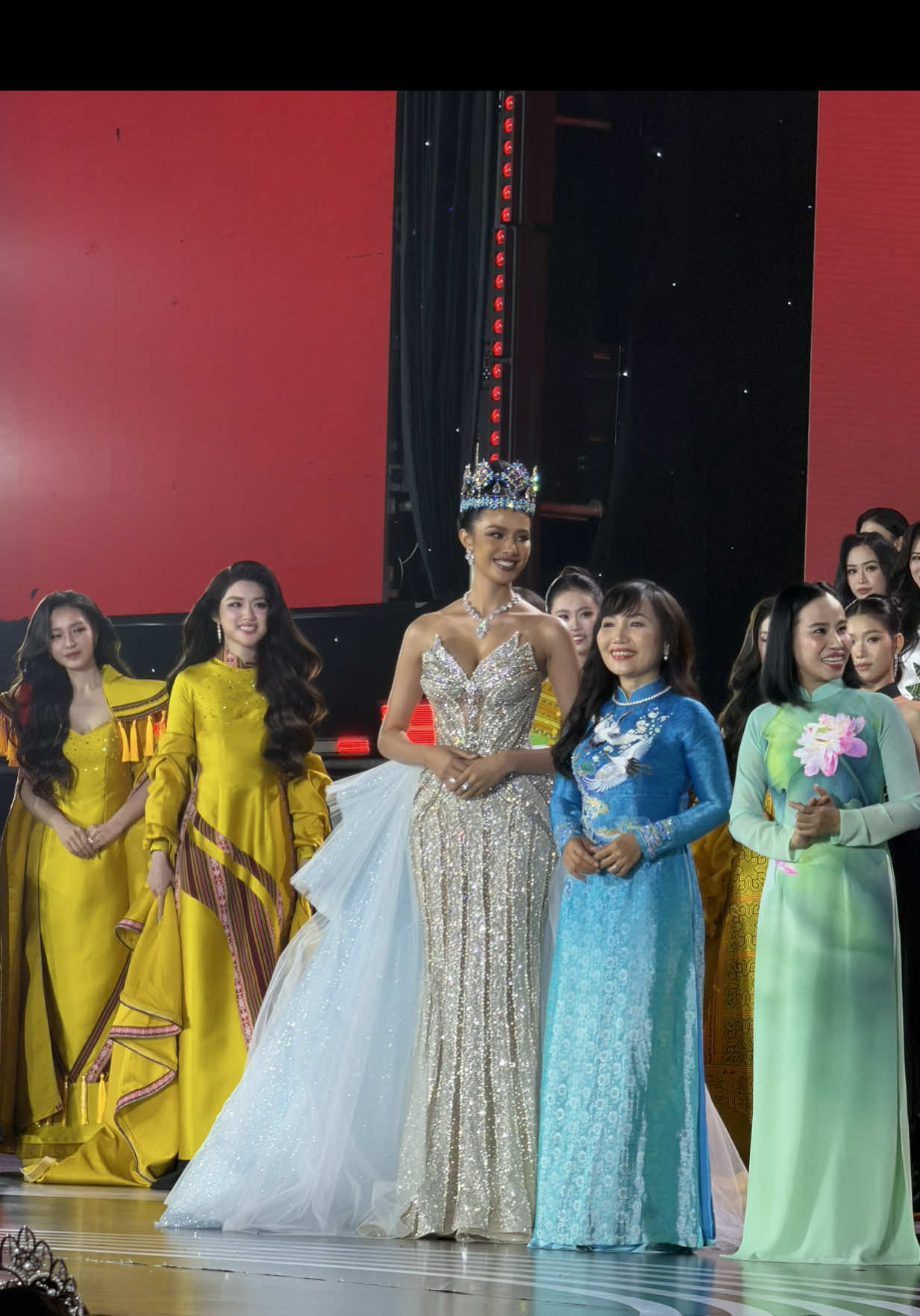 Miss World 2025 - Opal Suchata. Wearing: Thuong Gia Ky Design #beautyqueen #eveninggown #missworld #thuonggiakydesign #xuhuong 