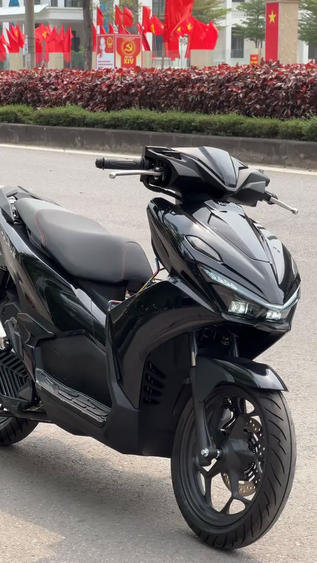 AIRBLADE 2026 160 ABS màu đen bóng - xe mới chạy: 142km - giá chỉ: 57tr - máy móc nguyên zin - thời gian bảo hành: 2 năm - có hỗ trợ trả góp #34haiduong #xemayhaiduong #xemaycuuytin #xemayminhtuong #ab2026 