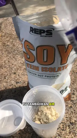 Protein shake paling affordable setakat ni 😍 100% soya isolate untuk tambah tenaga 👍🏻 #soyprotein #proteinshake #repssoyprotein #supplementtambahan 