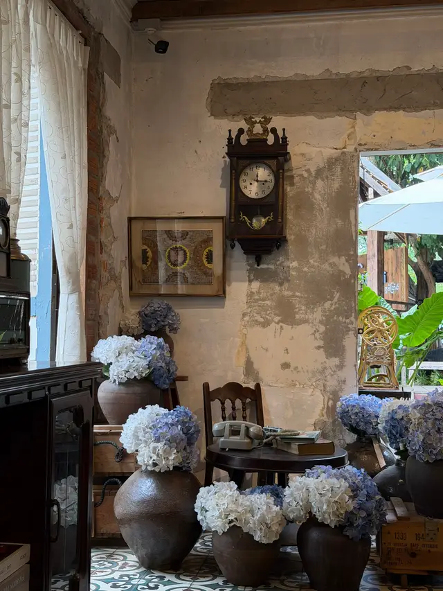 new vintage cafe in Siem Reap  📍Arom Cafe  #siemreap #cambodia🇰🇭 #cafehopping 