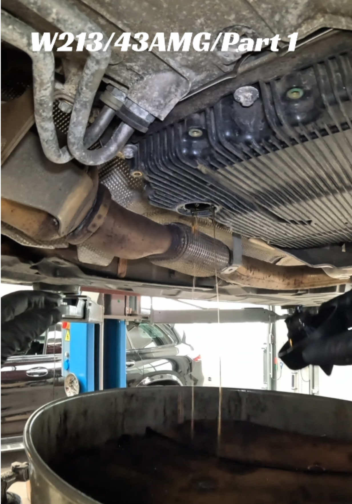 Смяна всички fluid-и на W213/ 43AMG/ Part 1 #mercedes #mechanic #repair #garage #amg 