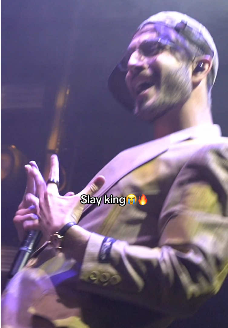 I love how he doesn’t only perform his songs but also throws the random classic banger in🤩🔥 @bbno$ 