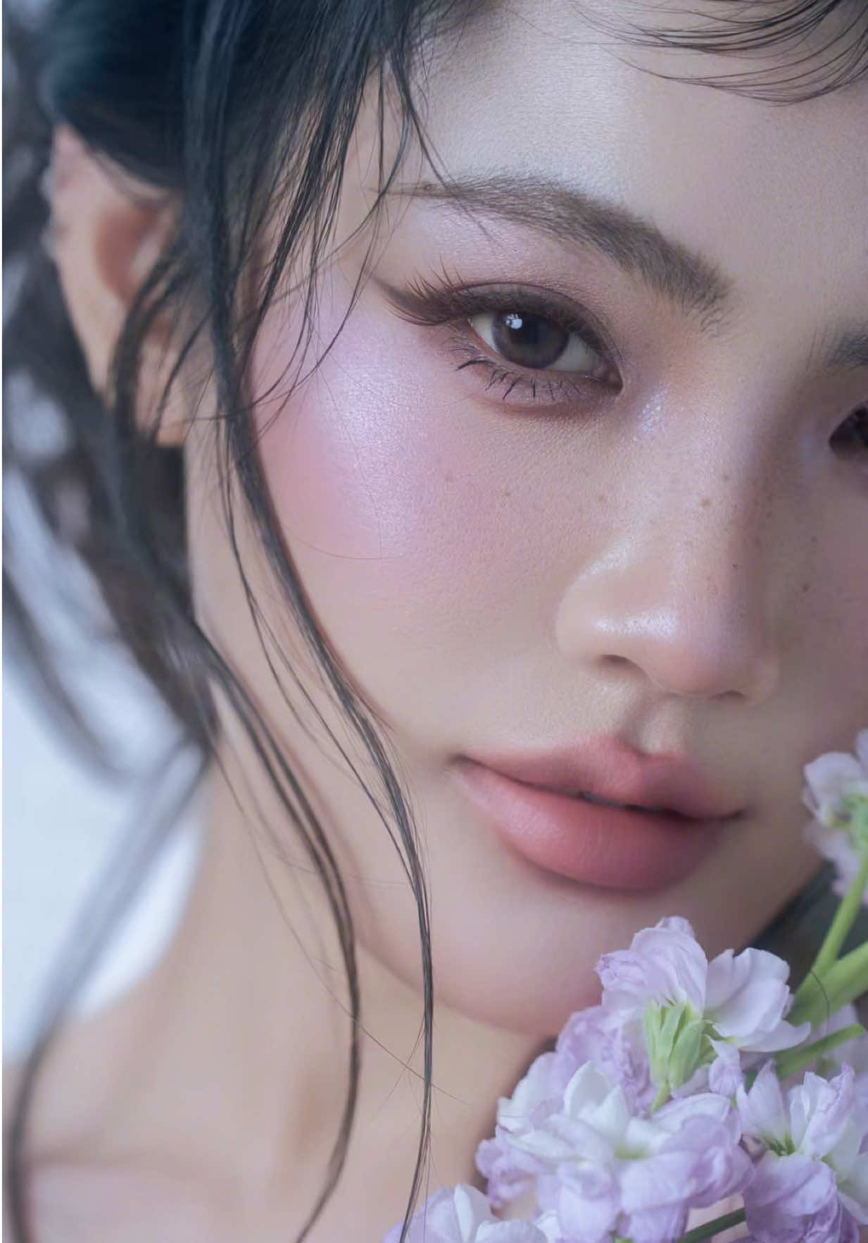 thử thách bản thân nhận 100 khách makeup tại studio sau khi nhận bằng makeup chuyên nghiệp Foxie x Nhà Leo Studio PTG: @Leo Nè  🤍  Hair by: @Cưng nè    #makeup #foxie #foxiemakeup #makeuplook #beauty 