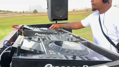 Sundays belongs to good music 😎#deephouse #deephousemusic #housemusic #newmusic #godeeporgohome 