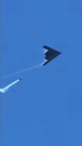 #usa🇺🇸 #usarmy #usanavy #usamilitary #usairforces🇺🇸 B2 bomber spirit 