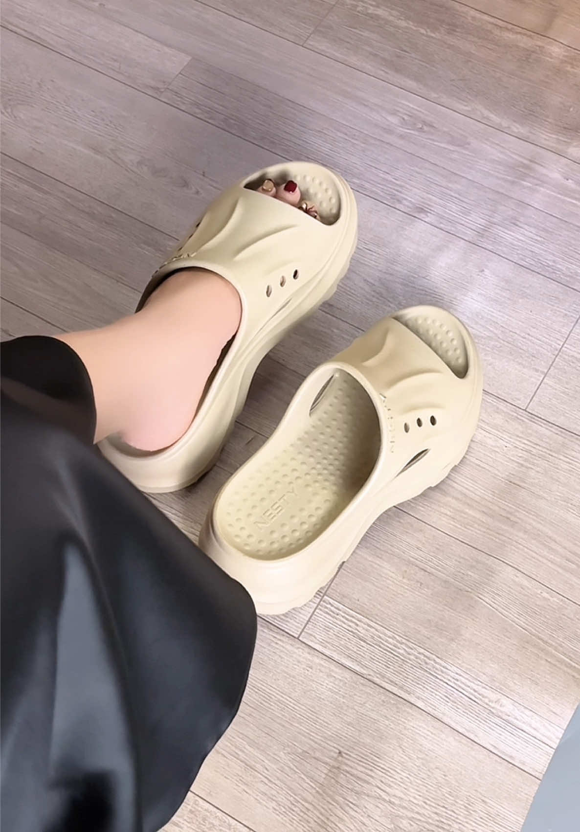 Dép sục hở mũi nesty#videpxinh #xuhuong #depnuxinh #nesty#depquaingang 