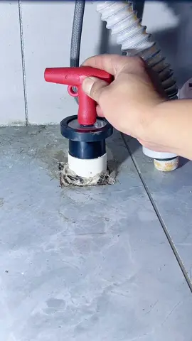 Nút bịt ống nước siêu tiện lợi ai cũng nên có Ống nước vỡ, nước tràn lênh láng? Đừng hoảng! Với nút bịt khẩn cấp này, bạn có thể xử lý sự cố rò rỉ trong vòng 