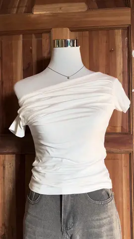 #assymetricaltops #topsforwomen #TikTokFashion #womenstop 