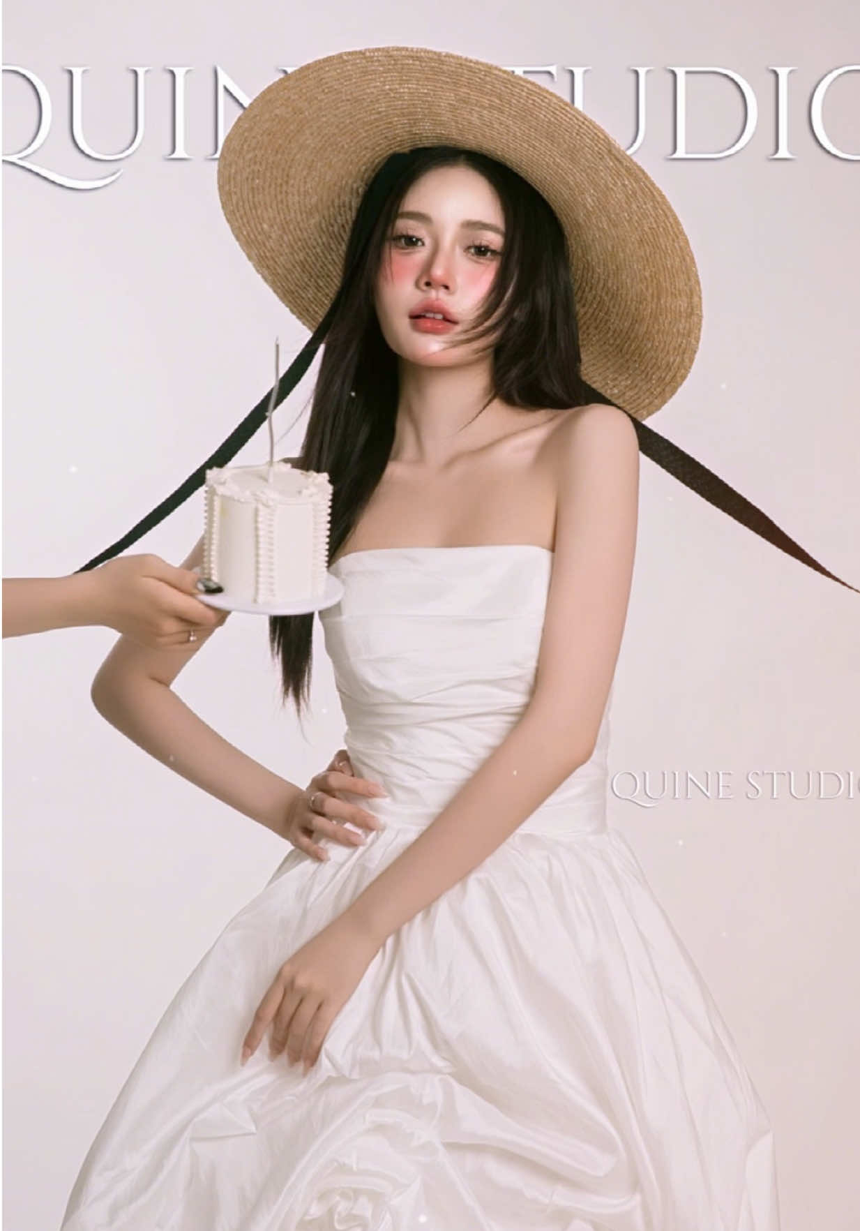 Năm nay bạn đã lựa được mẫu sinh nhật nào ưng ý chưa ạ? #QuineStudio #conceptbasic  #conceptsinhnhat #sinhnhat #chupanhsinhnhat 