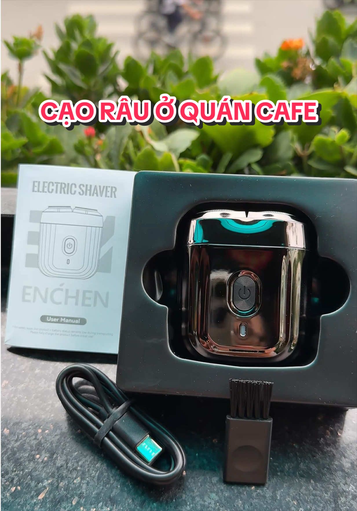 Cạo râu cũng phải đổi cảnh tí =))))) #hieusuthat #maycaorau #enchenmini6 
