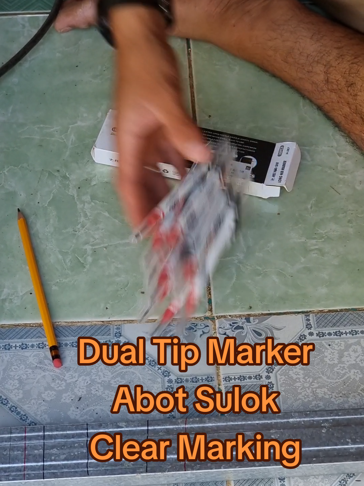 Sulit sa DIY at construction—dual tip permanent marker na long nib, abot kahit sa makitid na spaces. Malinaw ang marka sa kahoy, metal, at plastic, hindi agad nabubura kahit gamitin sa trabaho araw-araw. #PermanentMarker  #DualTipMarker  #DIYToolsPH  #ConstructionTools  #MarkingTool 