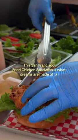 This San Francisco hidden gem has the most delicious and crispy Fried Chicken Sandwich. 🥪 🤤🍗 📍Papa Mak’s Burgers #sffoodie #sanfrancisco #friedchicken #bayarea #bayareafoodies 