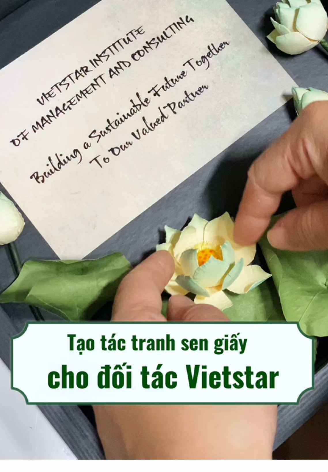 Quà tặng doanh nghiệp ý nghĩa - Tranh sen giấy thủ công #maypaperflower #tranhhoasengiay #quatang 