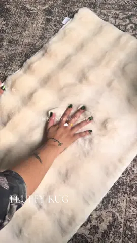 #fluffyrug #bathroomrug #bedsiderug #rug #washablerugs 