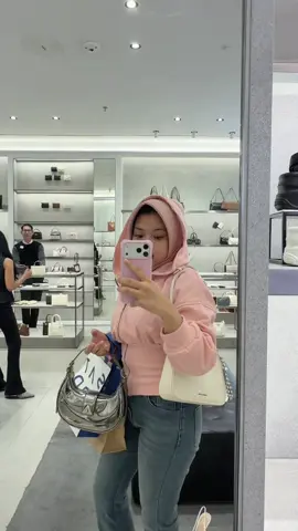 tiba tiba beli tas #fyp #trend #trending #yuniarwulandariingekos 