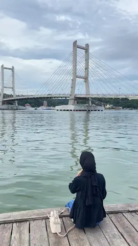 nanti kesininya sama org yang tidak kalah indah dgn tmpt ini🤍#fyp #kendari #jembatantelukkendari #trend #raimlaodeiqro 