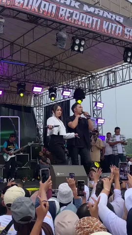 Cantik dan ganteng duet yang mempesona @TasyaRosmala @IRWAN KRISDIYANTO @SIMPATIK MUSIC STORY  #tasyarosmala #irwandacademy2 #simpatikmusic #dangdut 