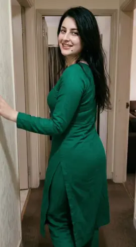 mujhe green dress pasand hy. or apko comments me btayen reply krungi. #dance #desi #viral #foryoupage #rubabpathani 