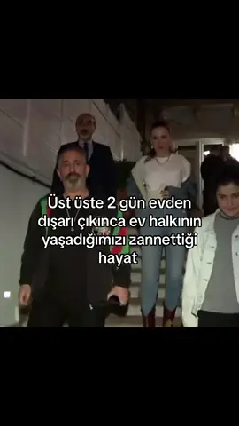 Cem Yılmaz, 23 Nisan 1973'te istanbul'da Kocamustafapaşa’da doğdu. Aslen Sivaslıdır. Anne adı Sabahat, baba adı Arif’tir. Can adında bir ağabeyi ve Özge adında bir kızkardeşi vardır. Kocamustafapaşa'da ki Mehmet Akif İlkokulu'nda 4. sınıfta okurken ailesiyle birlikte Bahçelievler'e taşındı. Ortaokulu Bahçelievler Kazım Karabekir Ortaokulu'nda bitirdi. Lise öğrenimi Etiler Anadolu Otelcilik ve Turizm Meslek Lisesi'nde görmüştür.  #keşfet #cemyilmaz #paylaş #keşfetbeniöneçıkar 