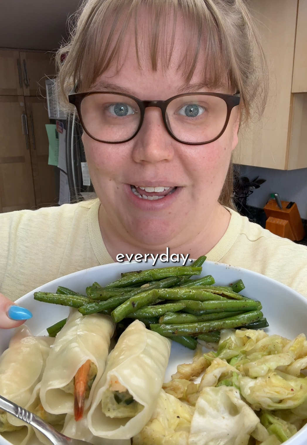 Breakfast  - tortellini pasta salad  Lunch  - shrimp mandu - green beans  - cabbage  Dinner  - Korean beef bowls  - cheese corn  - kimchi  Snacks  - chocolate chip cookie  - yogurt  - blueberries  #whatieatinaday #wieiad #fulldayofeats 