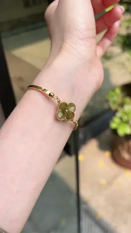 Vòng tay nữ xinh, nhìn gia sốc dị #vongtaynu #vongtaynuxinh #xuhuongtiktok #vongtay #xuhuongtiktok