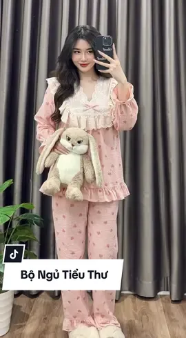 Ban ngày làm người lớn… tối về làm công chúa ngủ nướng 😴💗✨ #outfitideas #phoidoxinh #dongudethuong 