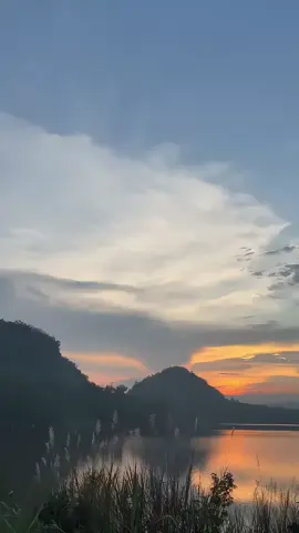 nyunset sini bree 🤩🌄#wadukkelampiskramat #foryou #waduk #fyp 