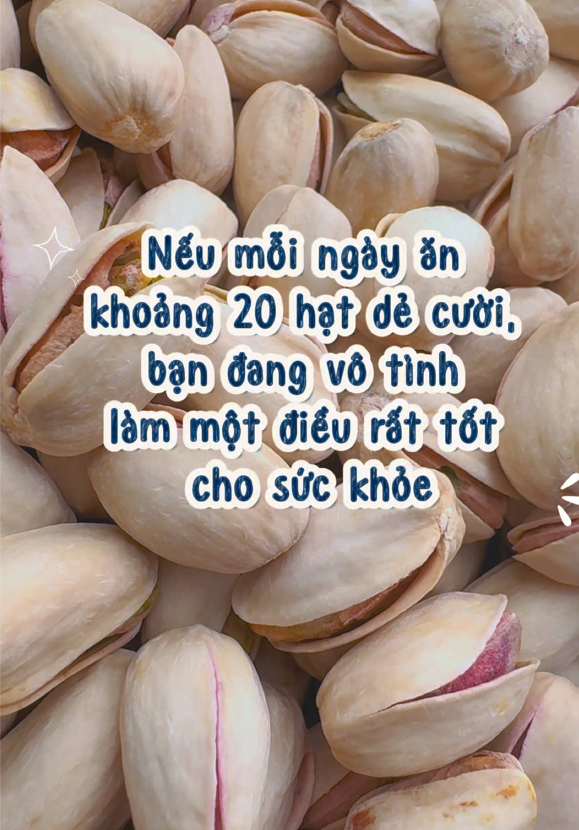 Giữ bên mình một ít hạt dẻ cười, bạn sẽ thấy ăn vặt cũng có thể trở thành thói quen tốt #melunareview #anvat #hatdecuoi #hatdecuoirangmuoi #anvat  @Bách Hợp 👸 