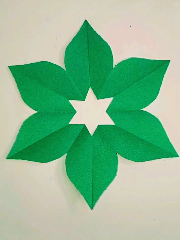 DIY Beautiful Snowflake #DIY #trendiing #shorts #fyp #creatorsearchinsight 
