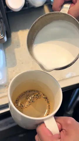 How to latte art ☕️@Starbucks Partners @Starbucks #starbucks #starbucksdrinks #starbucksbarista 