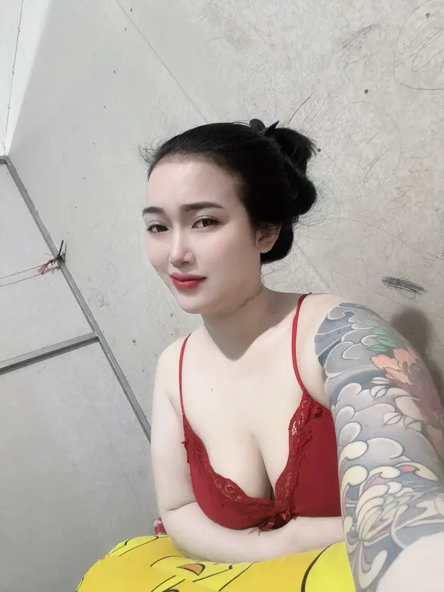 Chỉ sợ không có tiền thôi , chứ cuộc sống màu đ nào chả được