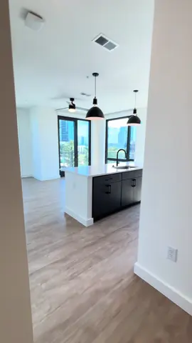 2 bed / 2 bath in south end!  I'd love to help you find your next apartment in charlotte. Send me a dm for FREE help! Contact: Ashlee with Apartment Insiders 704-560-2329 #charlottenc #southend #charlotteliving #charlotteapartments #charlotteapartmentlocator 