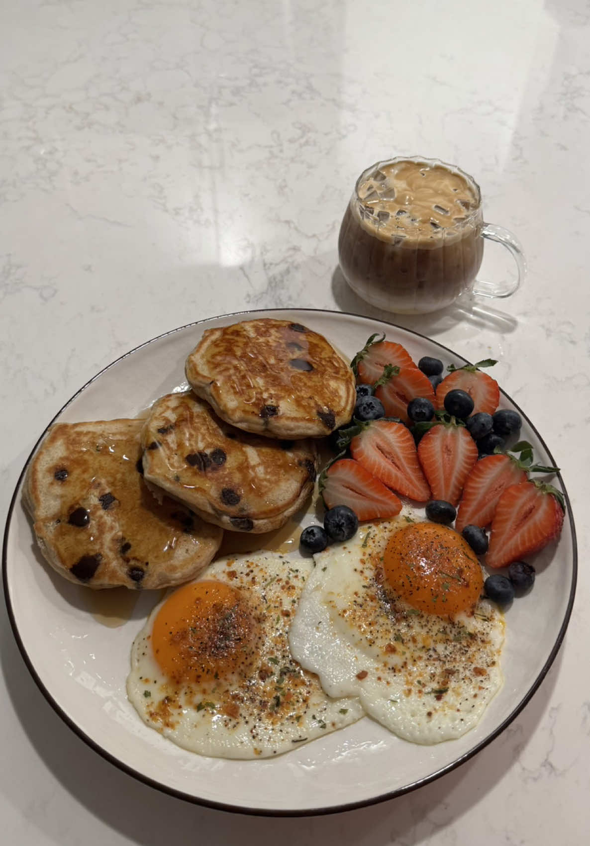 Replying to @SavannahRe Pancakes, eggs, and coffee for 40-50g protein?? Sign me up 😋 2 pancakes: - ½ cup Kodiak pancake mix - ⅓ cup Fairlife milk - ½ tsp truvia brown sugar  - ½ tsp vanilla - Dash of cinnamon 3 pancakes: - ¾ cup Kodiak pancake mix - ½ cup Fairlife milk - 1 tsp truvia brown sugar  - 1 tsp vanilla - Dash of cinnamon #protein #proteinpancakes #eggs #breakfast #gym 