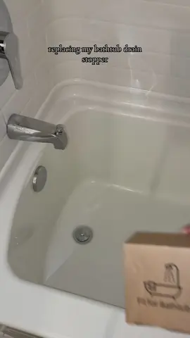 so simple🤌🏾 @Hibbent #bathtubdrain #drainstopper #haircatcher #bathroomneeds #fyp 